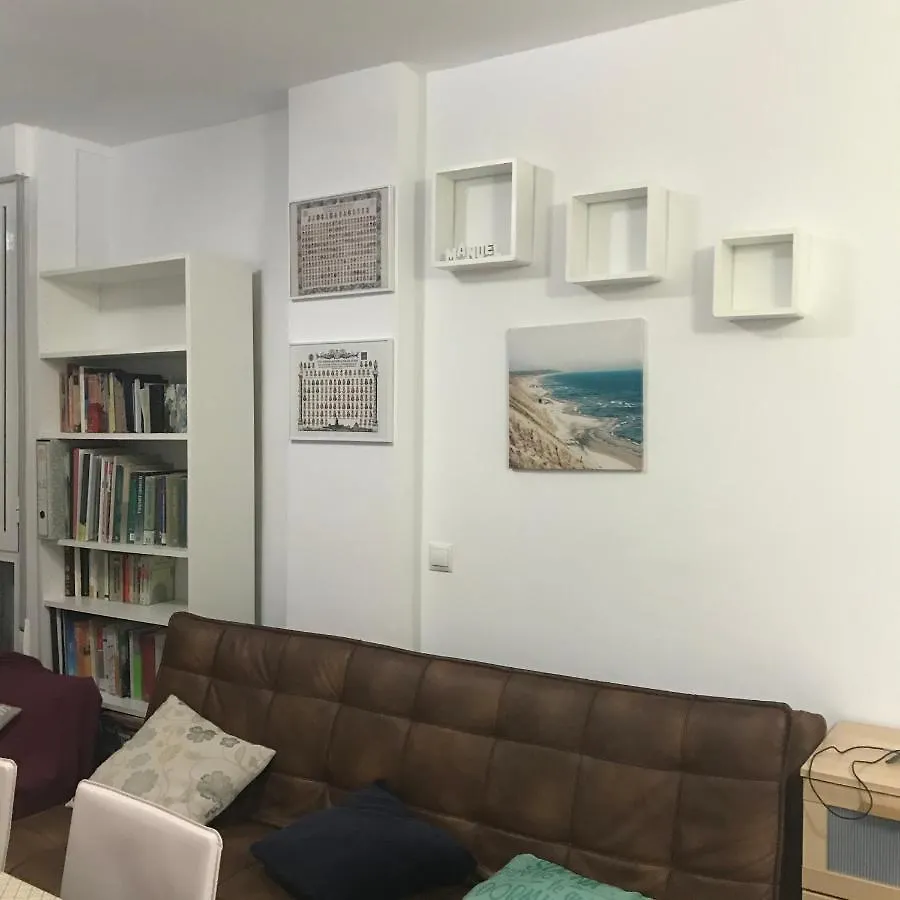 Apartment Apartamento Estudio Loft En El Centro Para 3 O 4 Personas Cama Doble Y Sofa Cama Check In A Partir De Las 15 Y 30 Min Pm Y Check Out Hasta Las 11 H Y 59 M Am Con Wifi Piscina Impresionante Con Tumbonas Y Bar Abierto De 12 A 20 Pm Torremolinos