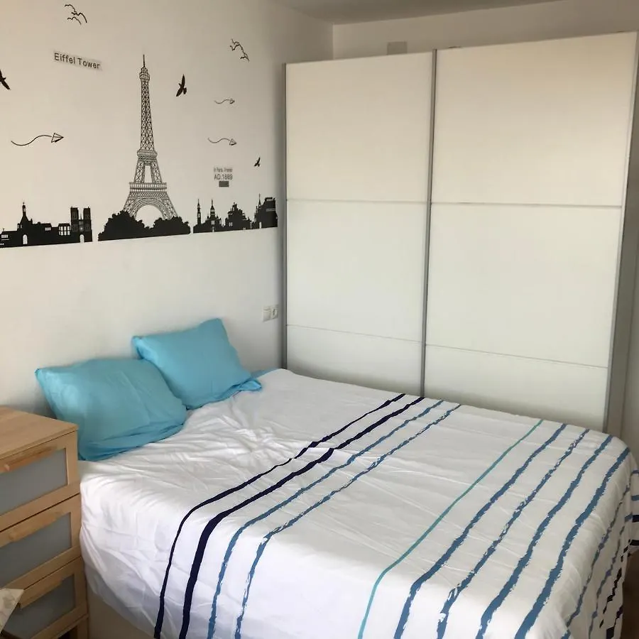Apartamento Estudio Loft: Centro Céntrico con WiFi y Check-out Tardío Torremolinos