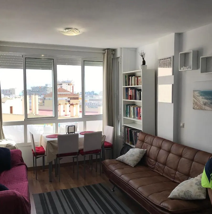 Apartamento Estudio Loft: Centro Céntrico con WiFi y Check-out Tardío Torremolinos Apartment