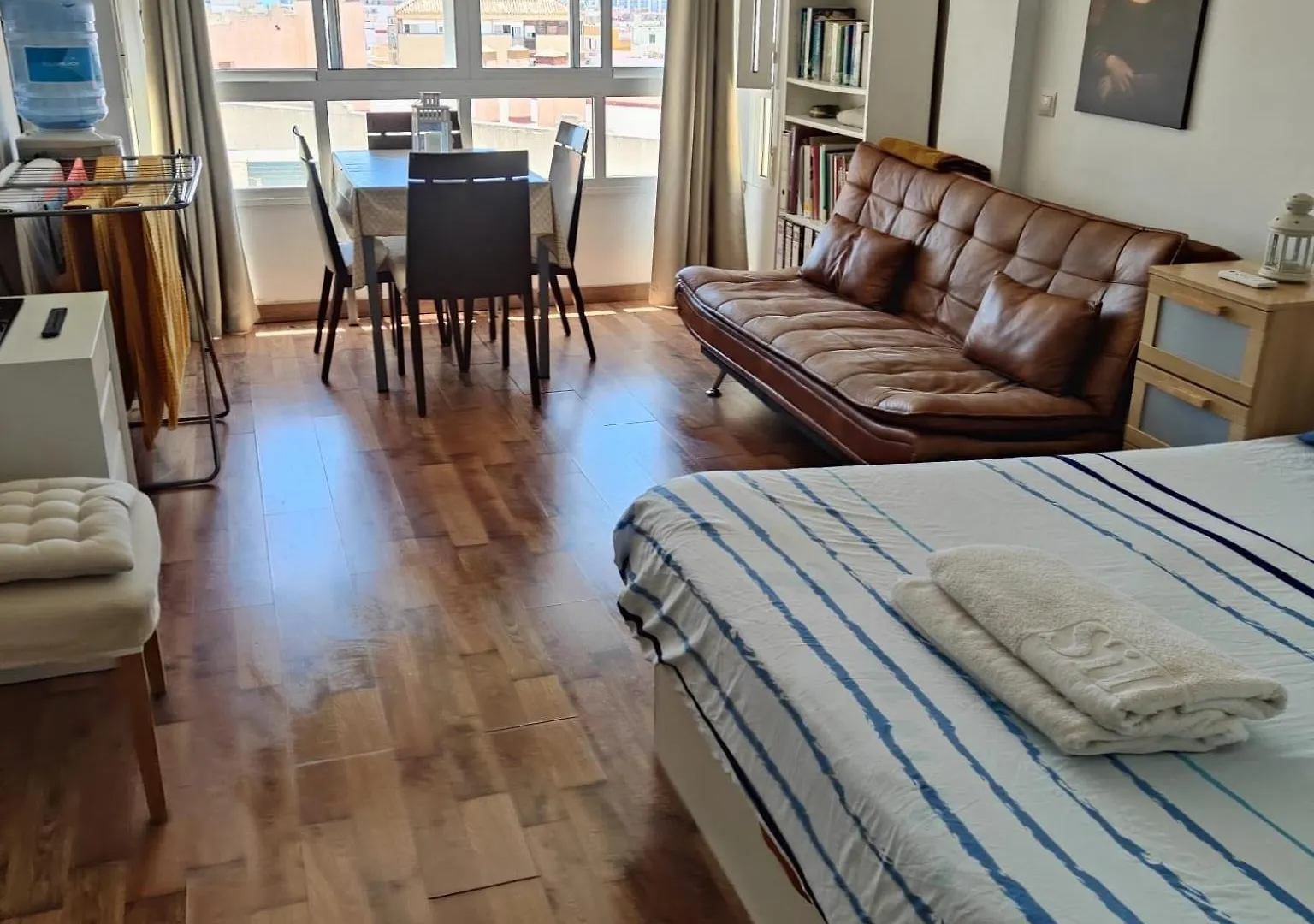 Apartamento Estudio Loft: Centro Céntrico con WiFi y Check-out Tardío Torremolinos Spain