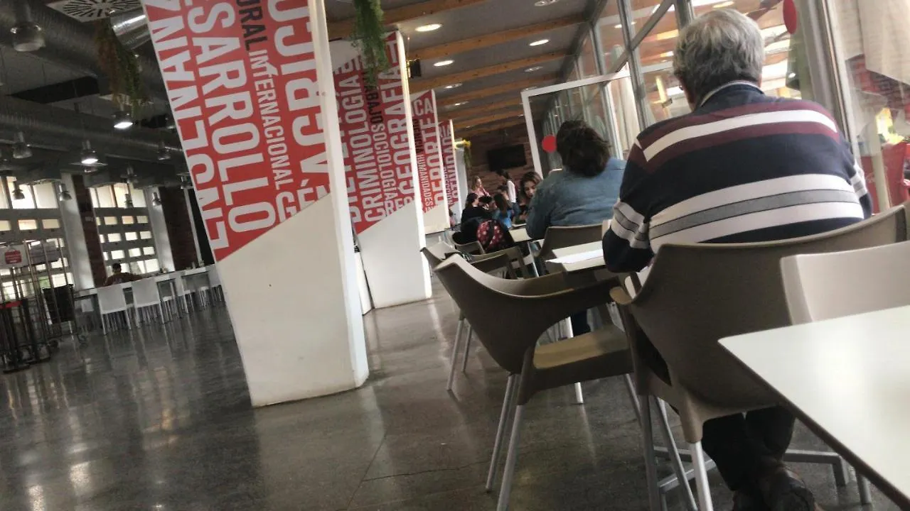 Apartamento Estudio Loft: Centro Céntrico con WiFi y Check-out Tardío Torremolinos Apartment