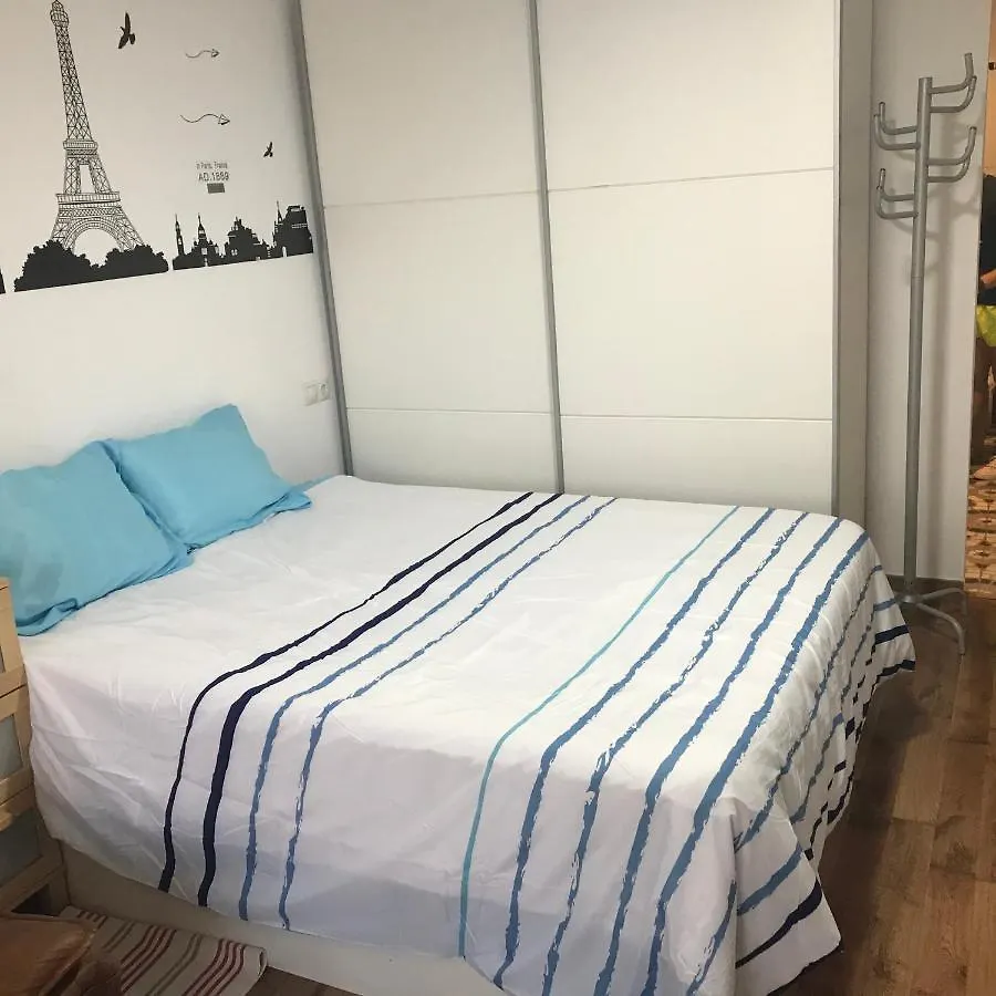 Apartamento Estudio Loft: Centro Céntrico con WiFi y Check-out Tardío Torremolinos Apartment
