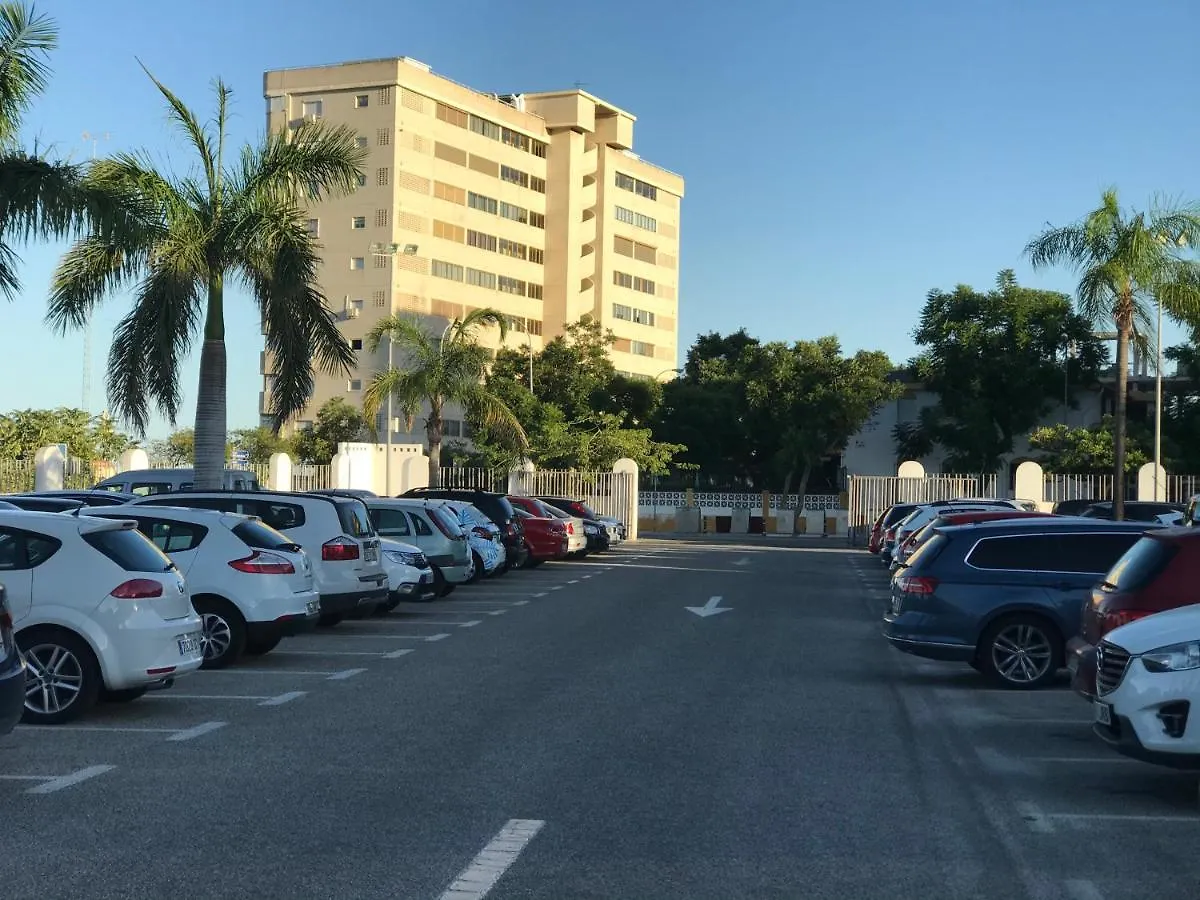 Apartamento Estudio Loft: Centro Céntrico con WiFi y Check-out Tardío Torremolinos Apartment